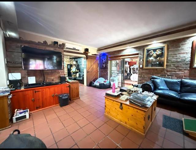 2 BEDROOM HOUSE FOR SALE IN DIE WINGERD